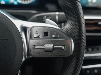 Mercedes-Benz EQC 400 4M AMG Line AMG Kamera Easy-Pack AHK