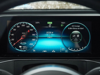 Mercedes-Benz EQC 400 4M AMG Line AMG Kamera Easy-Pack AHK