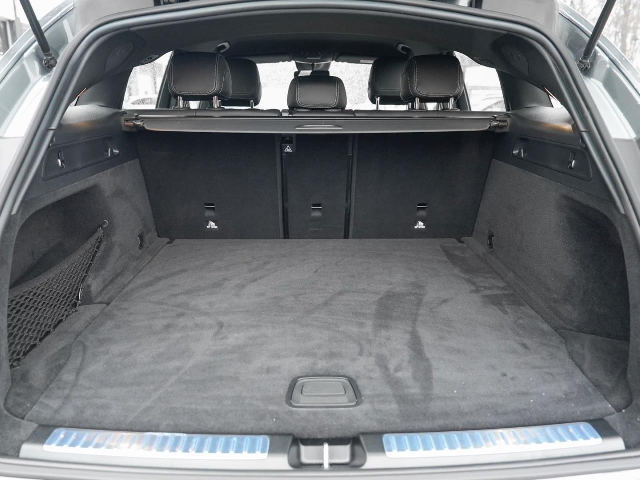 Mercedes-Benz EQC 400 4M AMG Line AMG Kamera Easy-Pack AHK