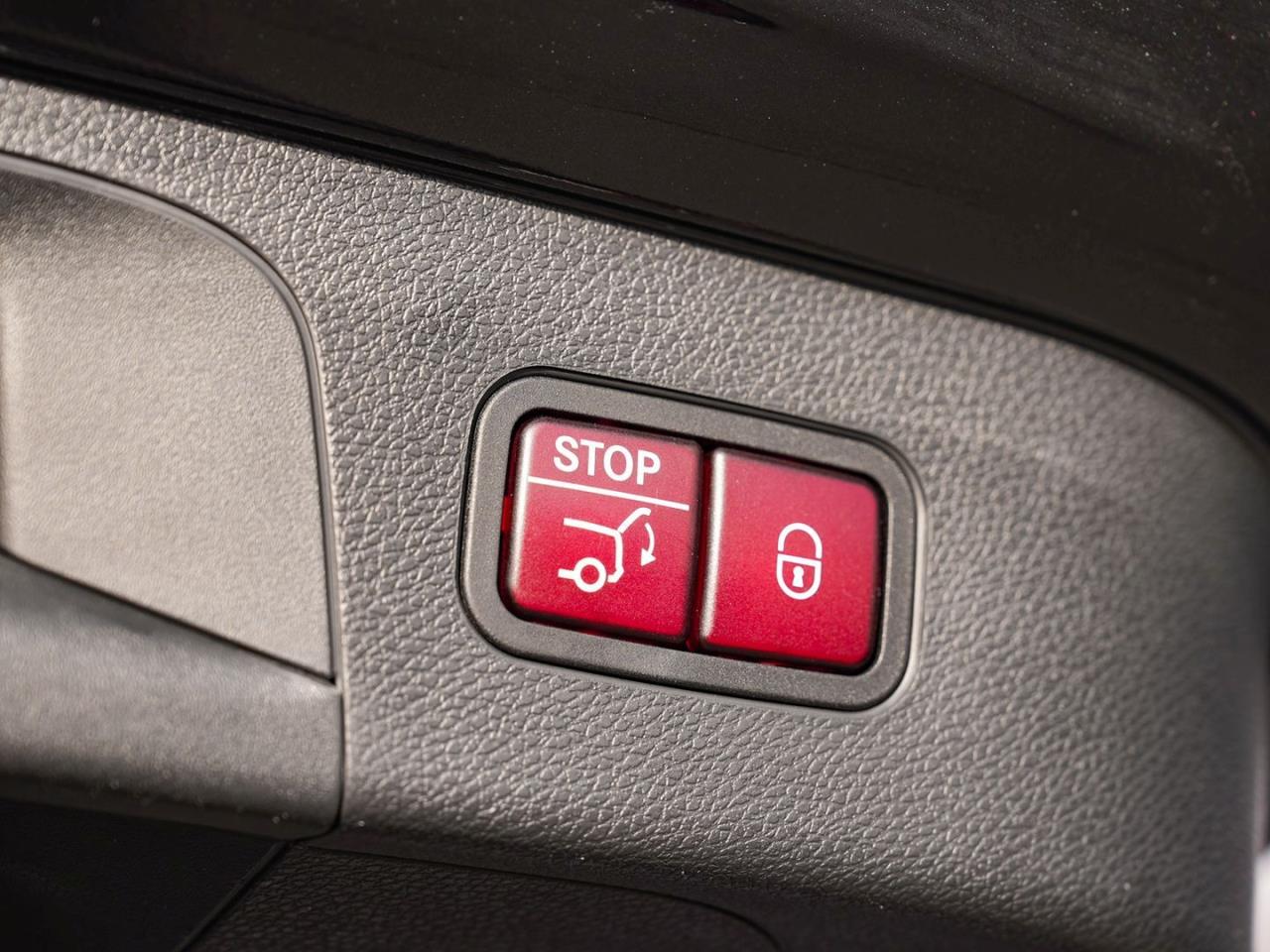 Mercedes-Benz EQC 400 4M AMG Schiebedach Memory EasyP 360°