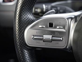 Mercedes-Benz EQC 400 4M AMG Schiebedach Memory EasyP 360°