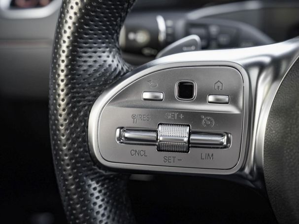 Mercedes-Benz EQC 400 4M AMG Schiebedach Memory EasyP 360°