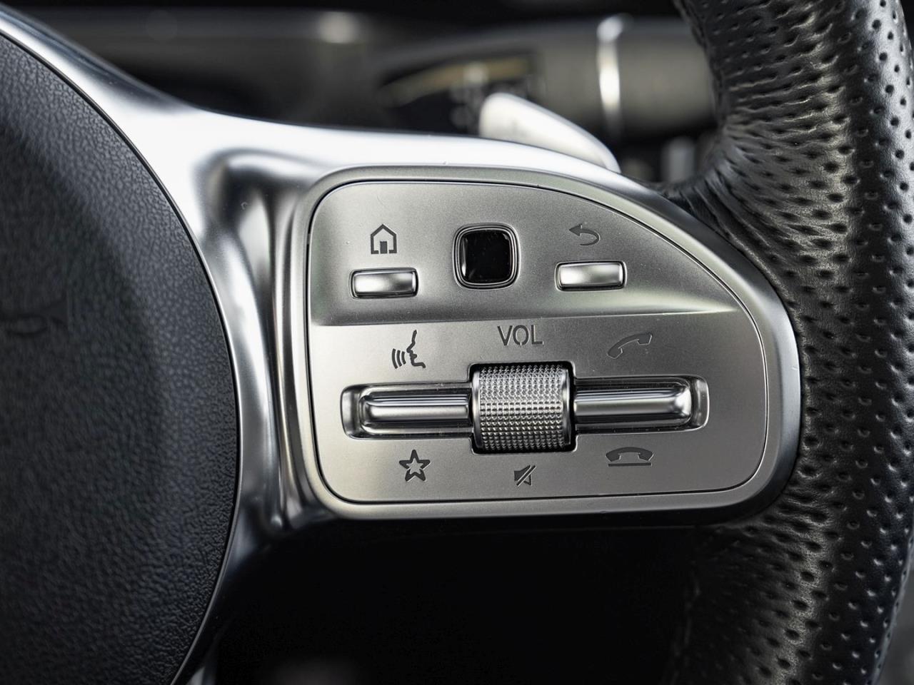 Mercedes-Benz EQC 400 4M AMG Schiebedach Memory EasyP 360°