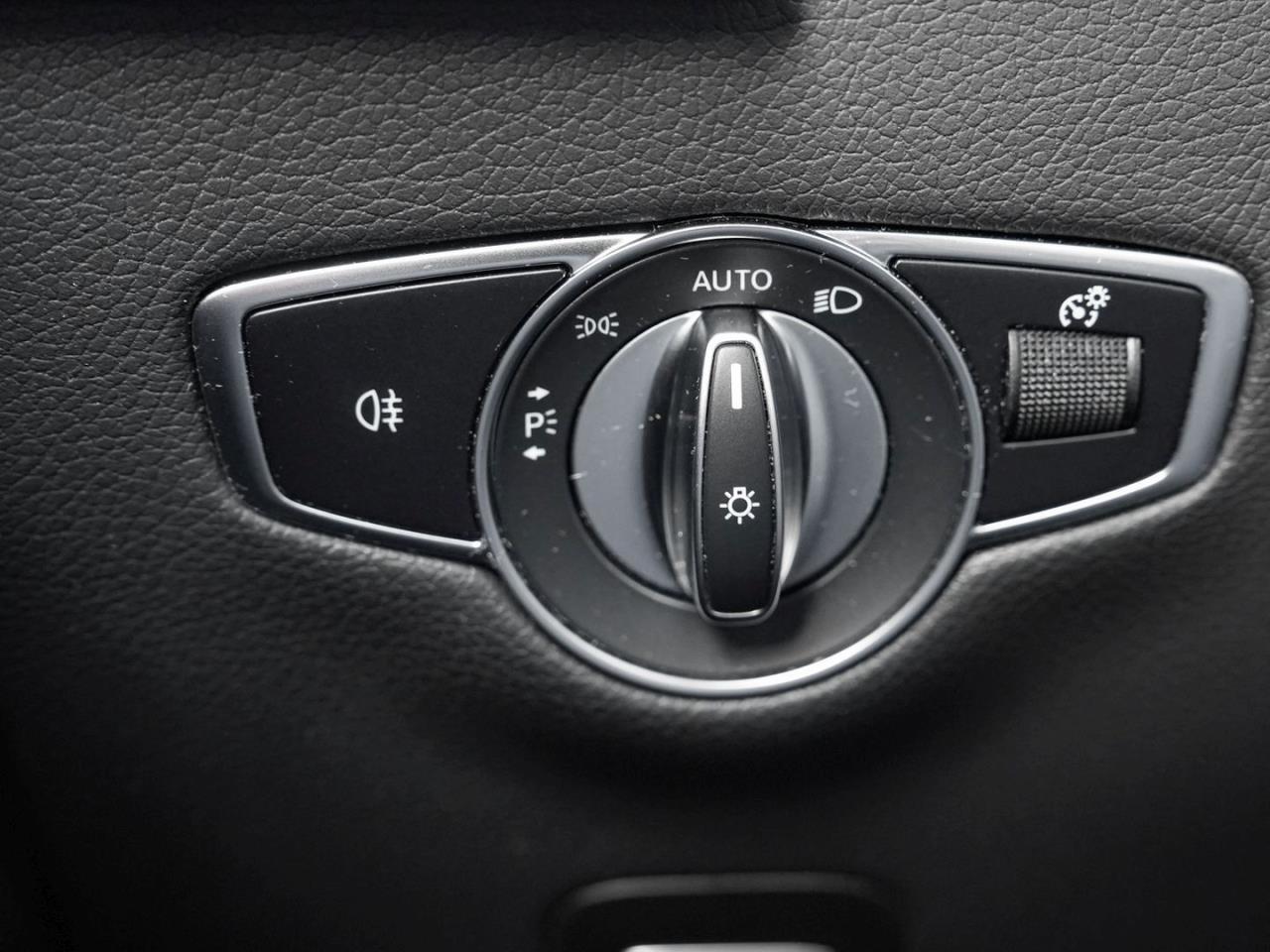 Mercedes-Benz EQC 400 4M AMG Schiebedach Memory EasyP 360°