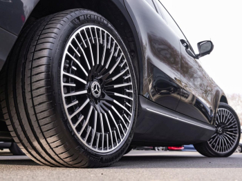 Mercedes-Benz EQC 400 4M AMG Schiebedach Memory EasyP 360°