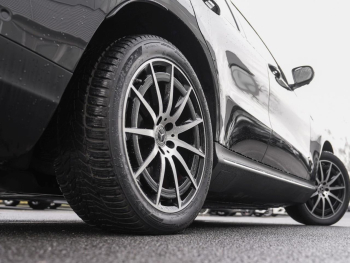 Mercedes-Benz EQC 400 4M  AMG Schiebedach EasyPack 360°