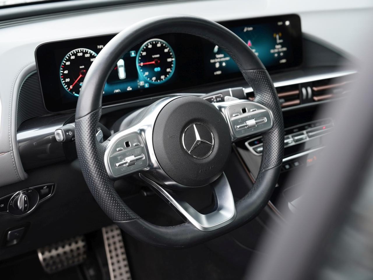 Mercedes-Benz EQC 400 4M  AMG Schiebedach EasyPack 360°