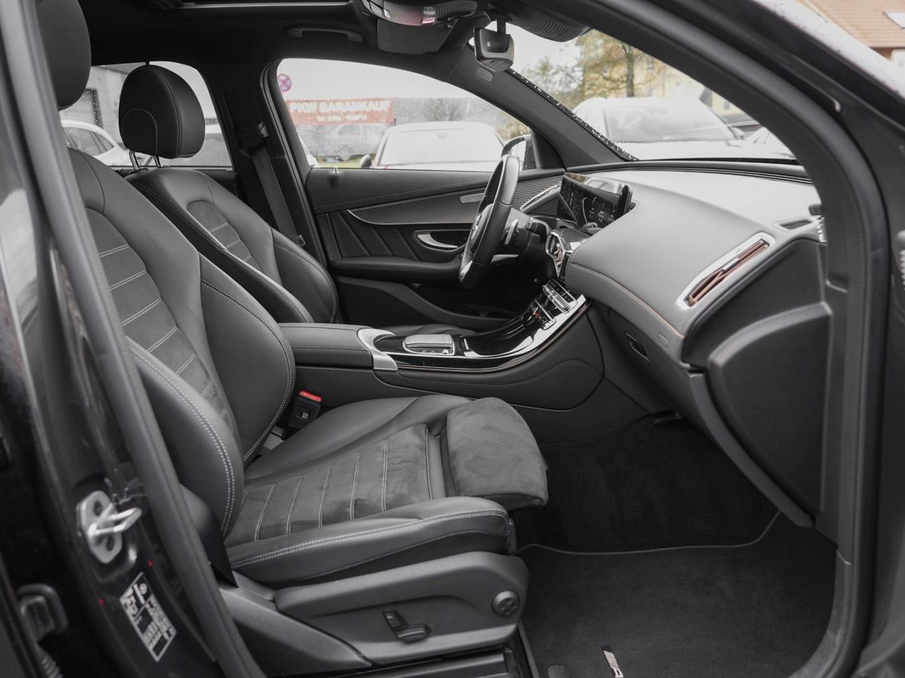 Mercedes-Benz EQC 400 4M  AMG Schiebedach EasyPack 360°