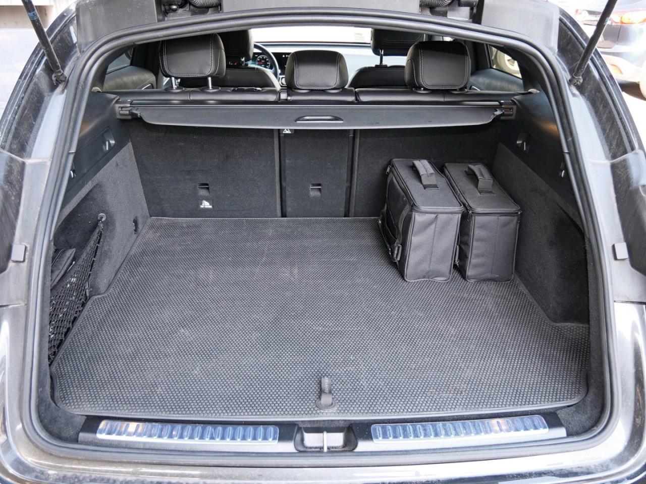 Mercedes-Benz EQC 400 4M AMG Navi 360° Memory Distronic AHK