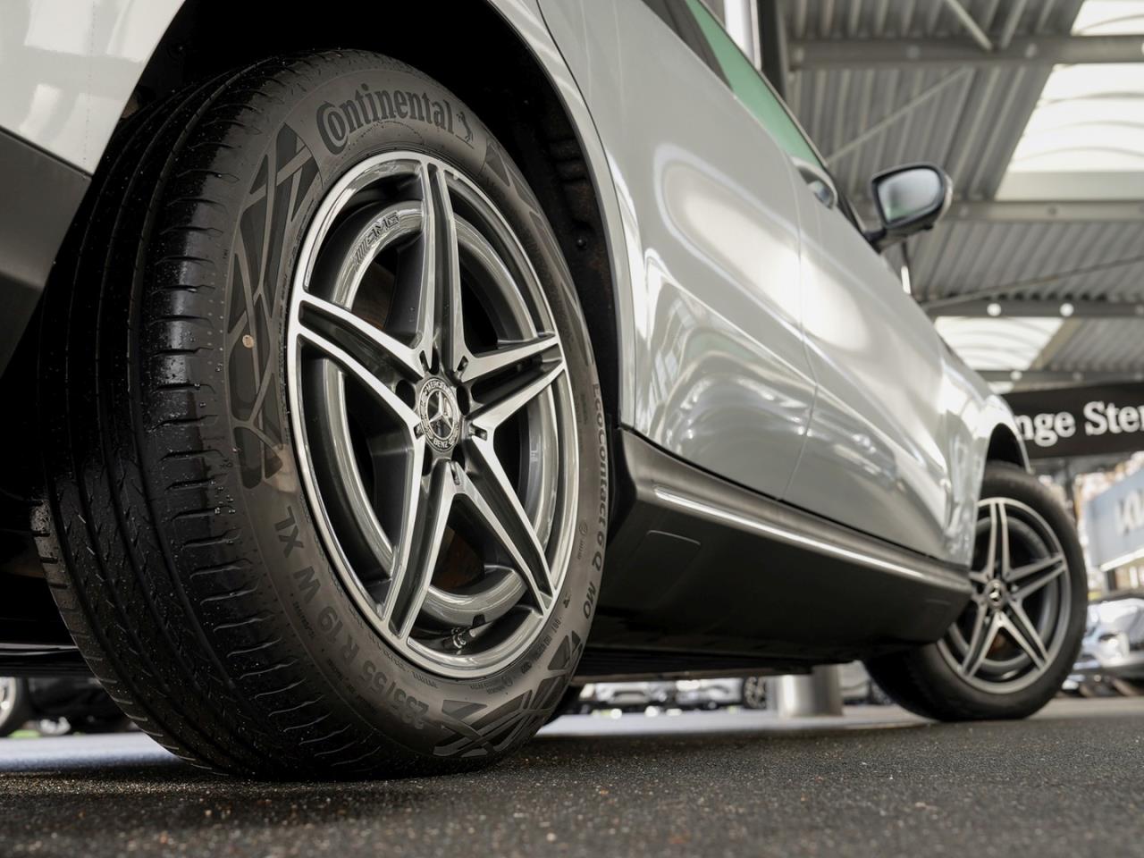 Mercedes-Benz EQC 400 4M AMG Navi Distronic Memory 360°Kamera