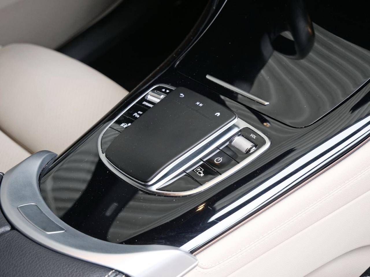 Mercedes-Benz EQC 400 4M Electric Art Distronic Kamera AHK