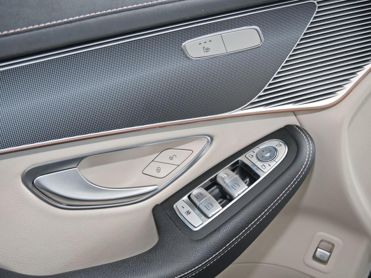 Mercedes-Benz EQC 400 4M Electric Art Distronic Kamera AHK