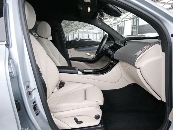 Mercedes-Benz EQC 400 4M Electric Art Distronic Kamera AHK