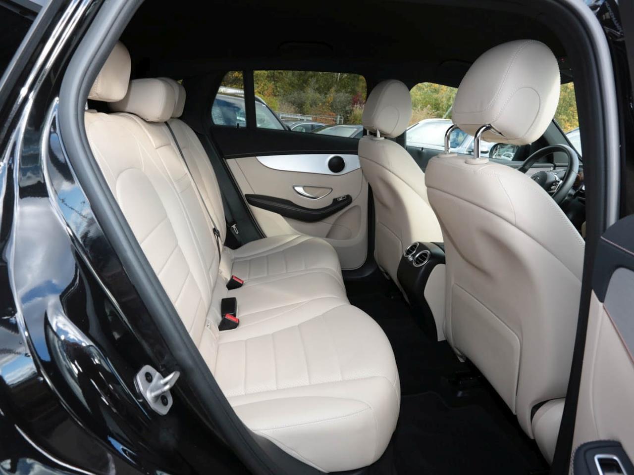 Mercedes-Benz EQC 400 4M Electric Art MBUX Navi AHK Distronic