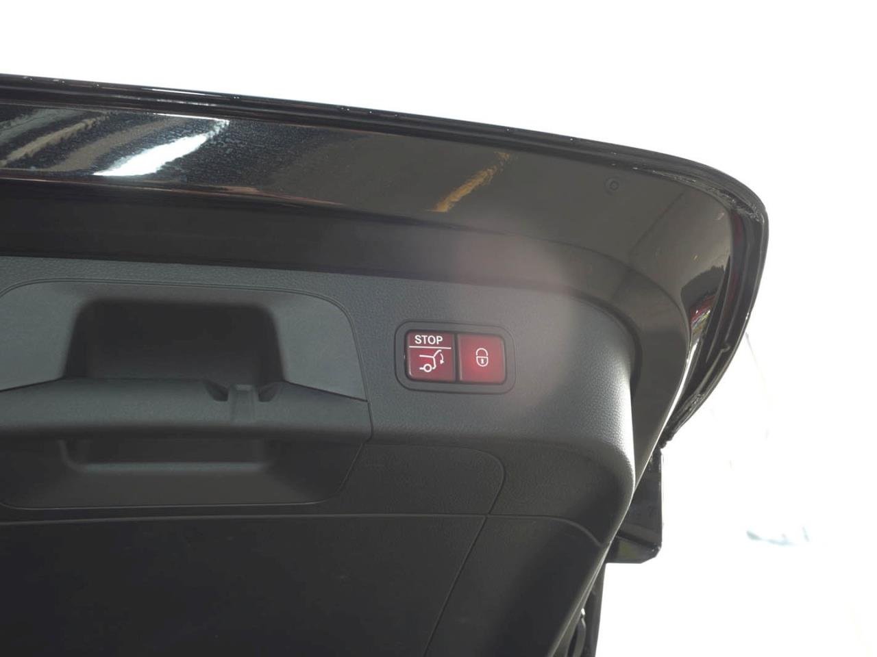 Mercedes-Benz EQC 400 4M Electric Art MBUX Navi AHK Distronic