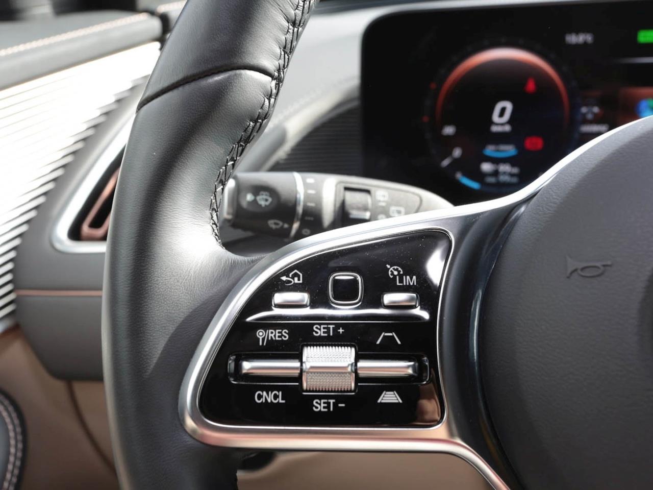 Mercedes-Benz EQC 400 4M Electric Art MBUX Navi AHK Distronic