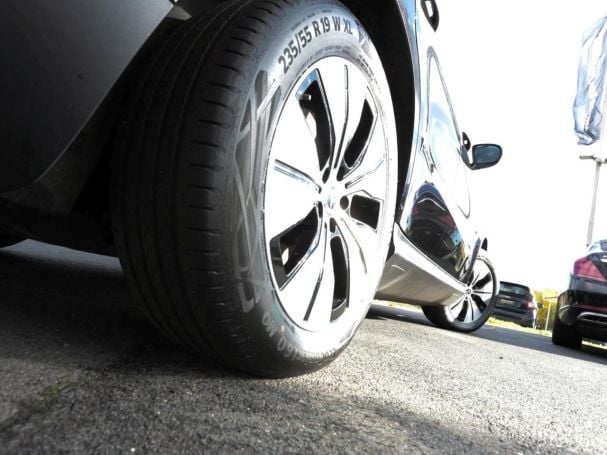 Mercedes-Benz EQC 400 4M Electric Art MBUX Navi AHK Distronic