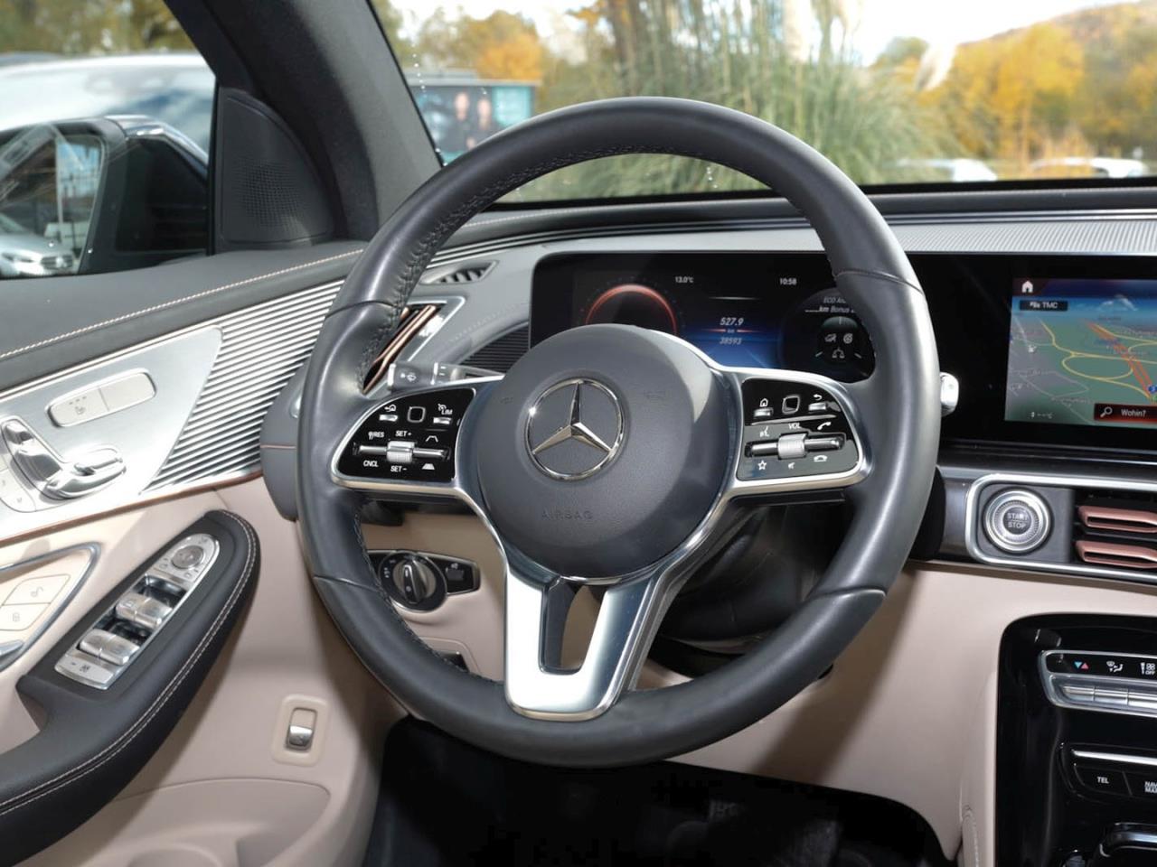 Mercedes-Benz EQC 400 4M Electric Art MBUX Navi AHK Distronic