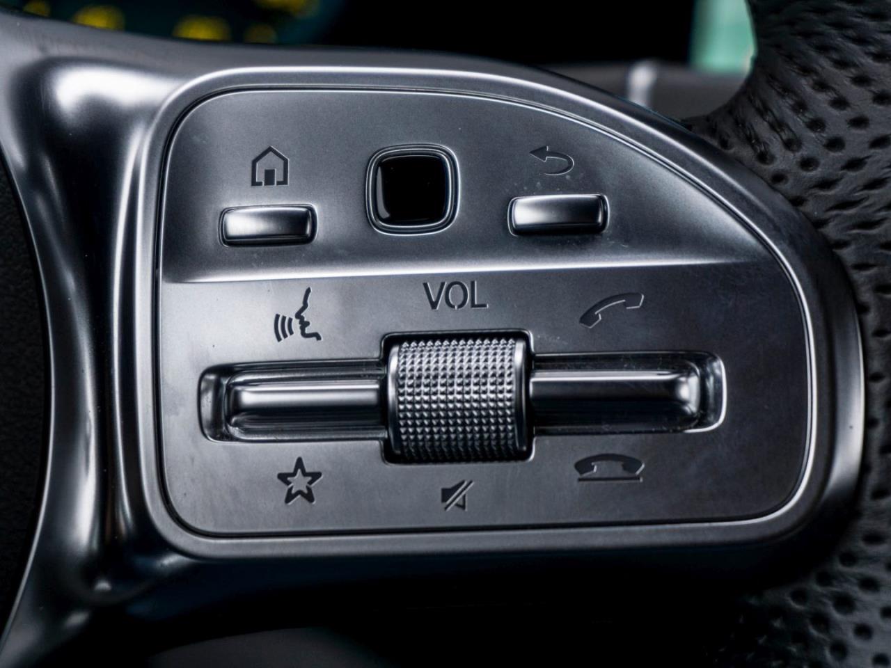 Mercedes-Benz EQC 400 4M AMG Navi Distronic AHK Memory Kamera