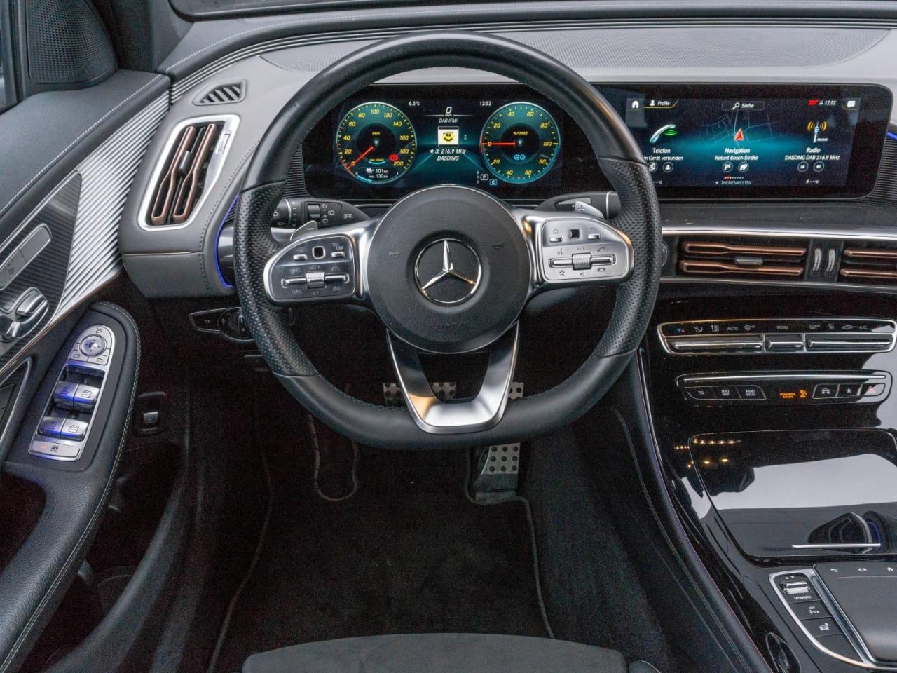 Mercedes-Benz EQC 400 4M AMG Navi Distronic AHK Memory Kamera