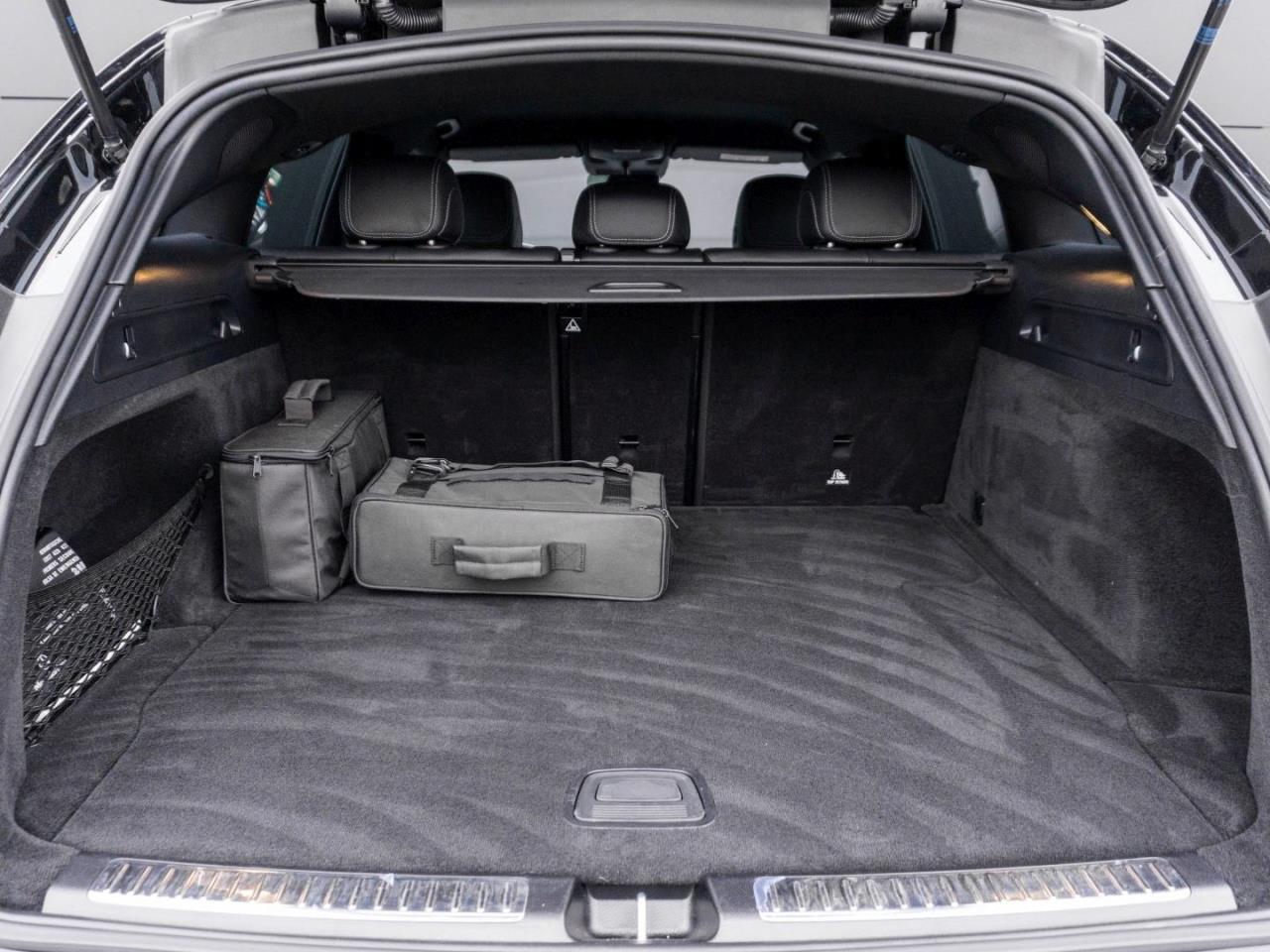 Mercedes-Benz EQC 400 4M AMG Navi Distronic AHK Memory Kamera