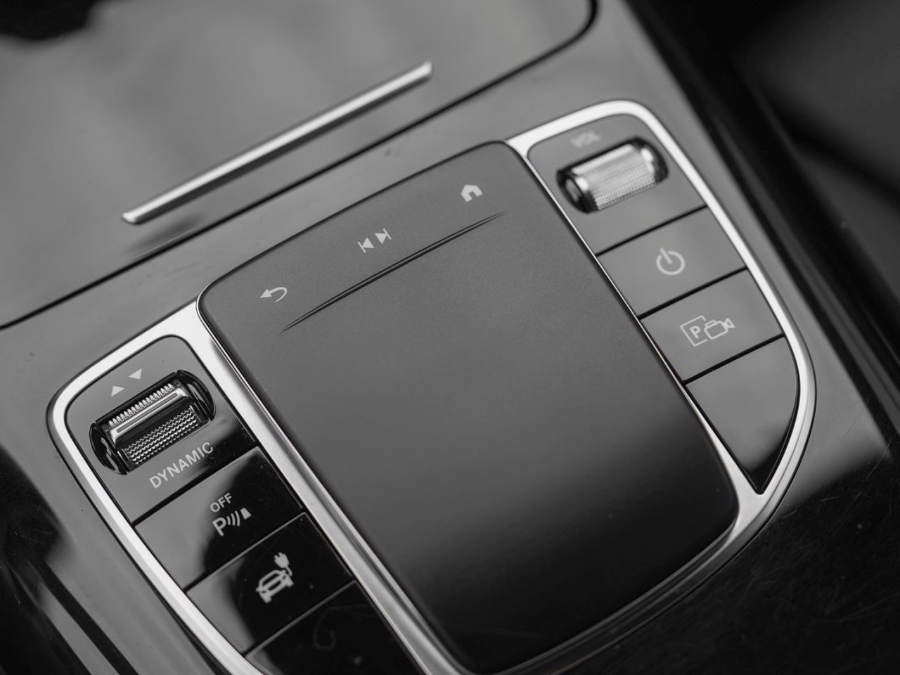 Mercedes-Benz EQC 400 4M AMG Navi Distronic 360°Kamera AHK