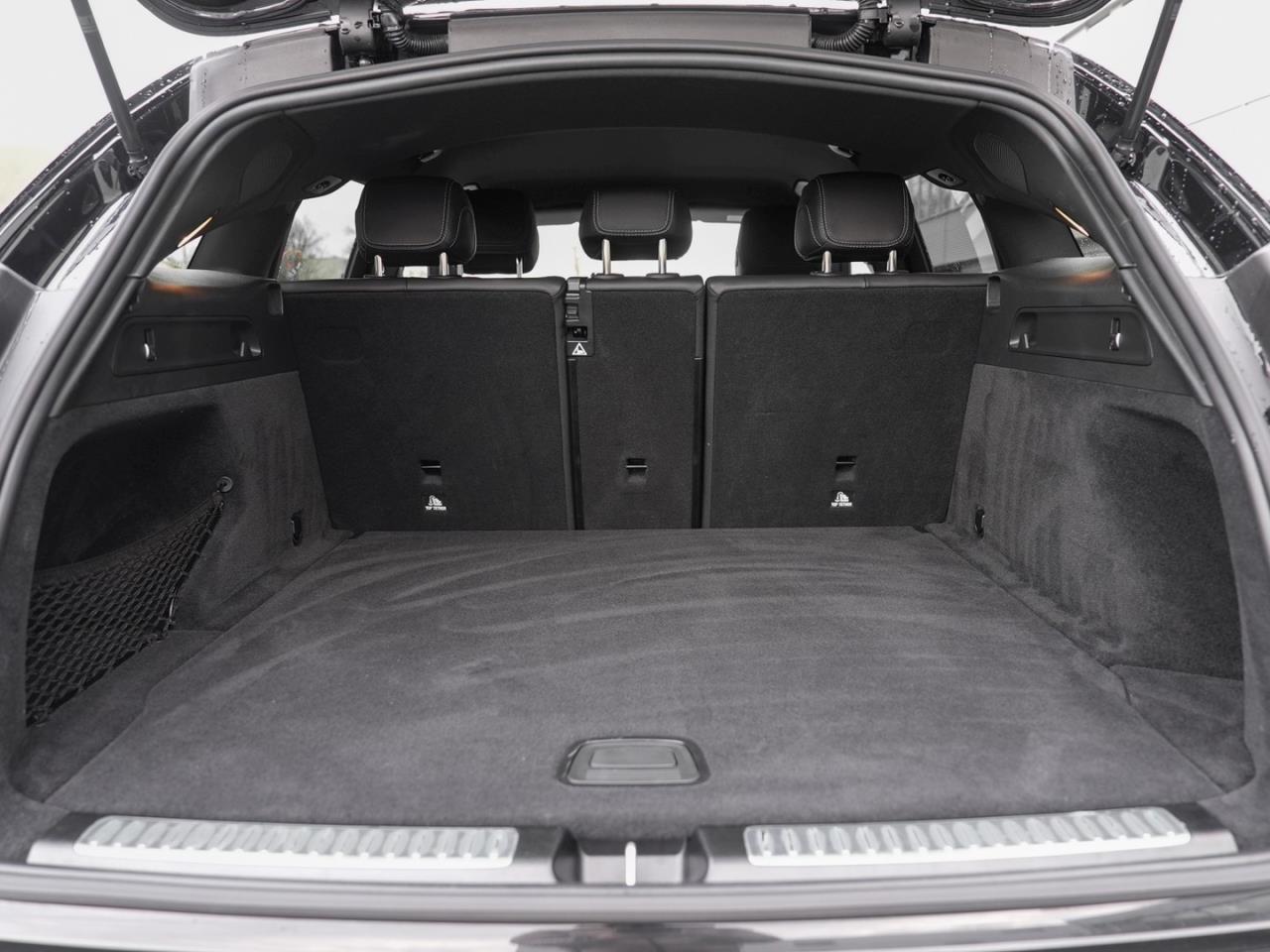 Mercedes-Benz EQC 400 4M AMG Navi Distronic 360°Kamera AHK