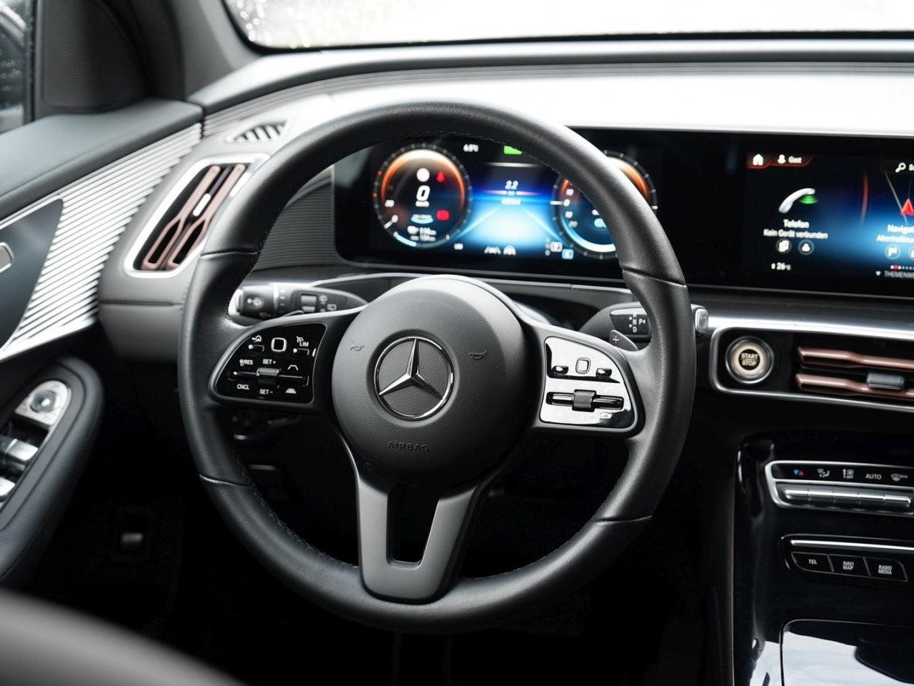 Mercedes-Benz EQC 400 4M AMG Navi Distronic 360°Kamera AHK