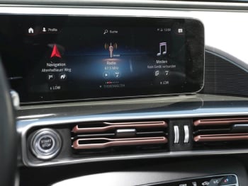Mercedes-Benz EQC 400 4M AMG Distronic Schiebedach 360° Keyless