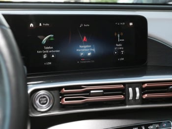 Mercedes-Benz EQC 400 4M AMG Distronic Schiebedach 360° Keyless