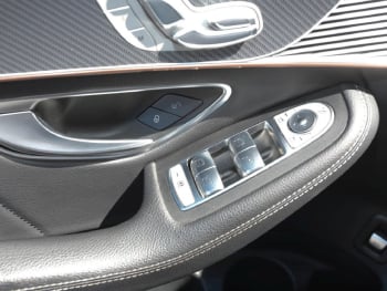 Mercedes-Benz EQC 400 4M AMG Distronic Schiebedach 360° Keyless