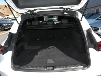 Mercedes-Benz EQC 400 4M AMG Distronic Schiebedach 360° Keyless