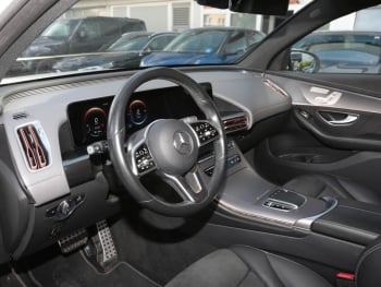 Mercedes-Benz EQC 400 4M AMG Distronic Schiebedach 360° Keyless