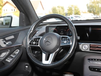 Mercedes-Benz EQC 400 4M AMG Distronic Schiebedach 360° Keyless