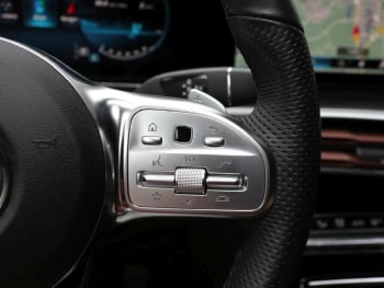 Mercedes-Benz EQC 400 4M AMG Distronic AHK 360° EasyPack