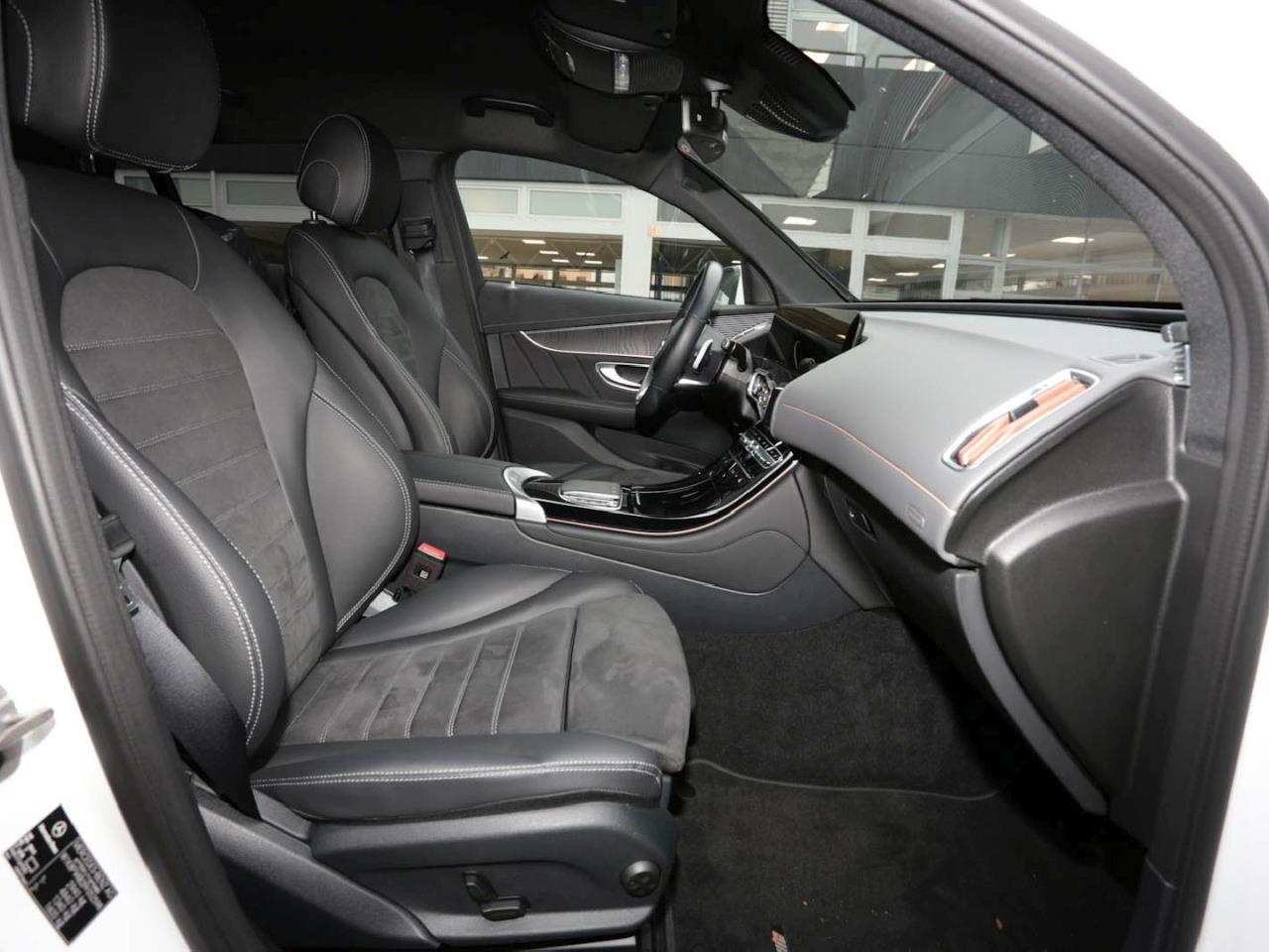 Mercedes-Benz EQC 400 4M AMG Distronic AHK 360° EasyPack