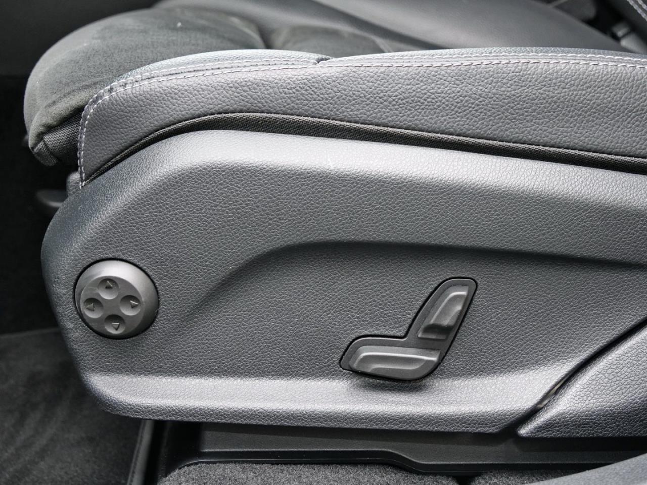 Mercedes-Benz EQC 400 4M AMG Distronic Easy-Pack 360° AHK