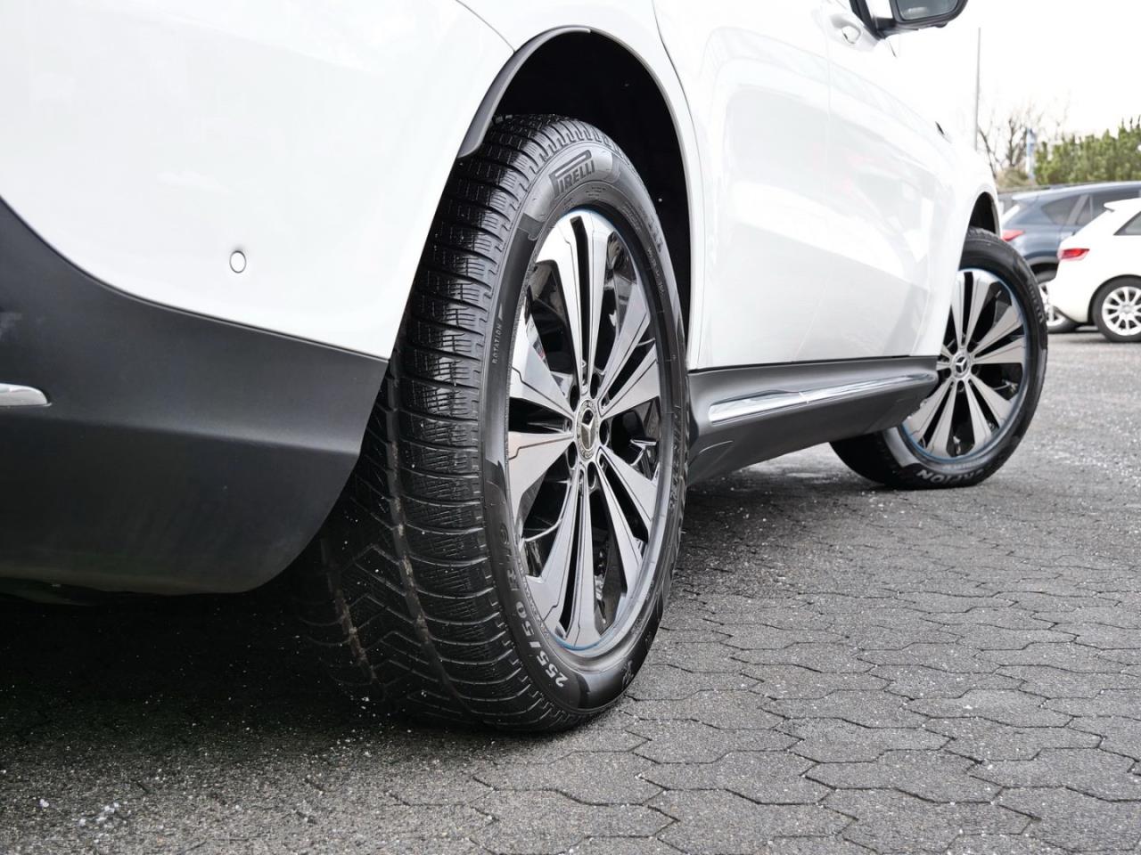 Mercedes-Benz EQC 400 4M AMG Distronic Easy-Pack 360° AHK