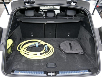 Mercedes-Benz EQC 400 4M AMG Distronic Easy-Pack 360° AHK