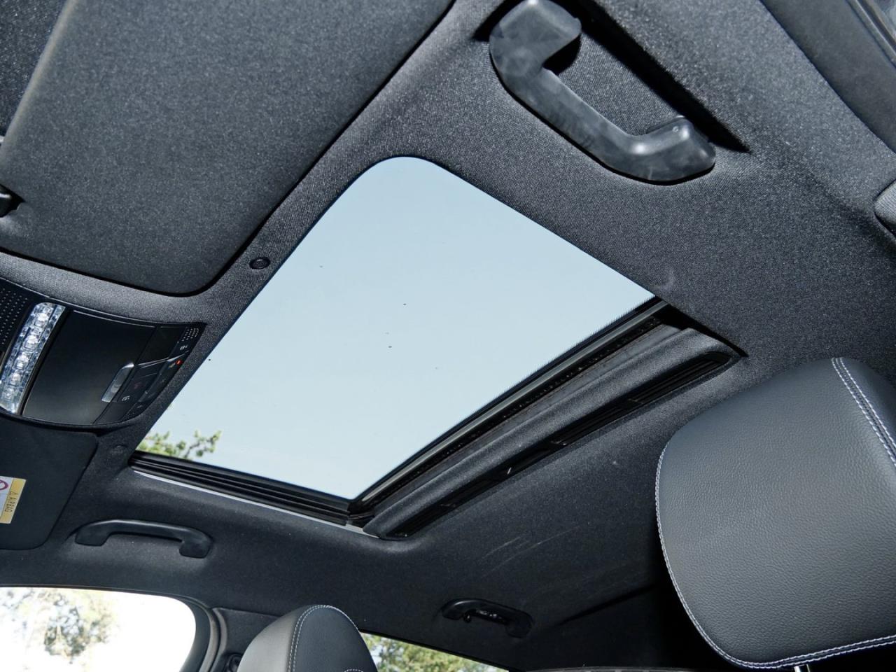 Mercedes-Benz EQC 400 4M AMG Schiebedach Head-Up Distronic 360°