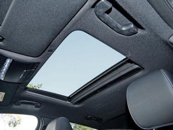 Mercedes-Benz EQC 400 4M AMG Schiebedach Head-Up Distronic 360°