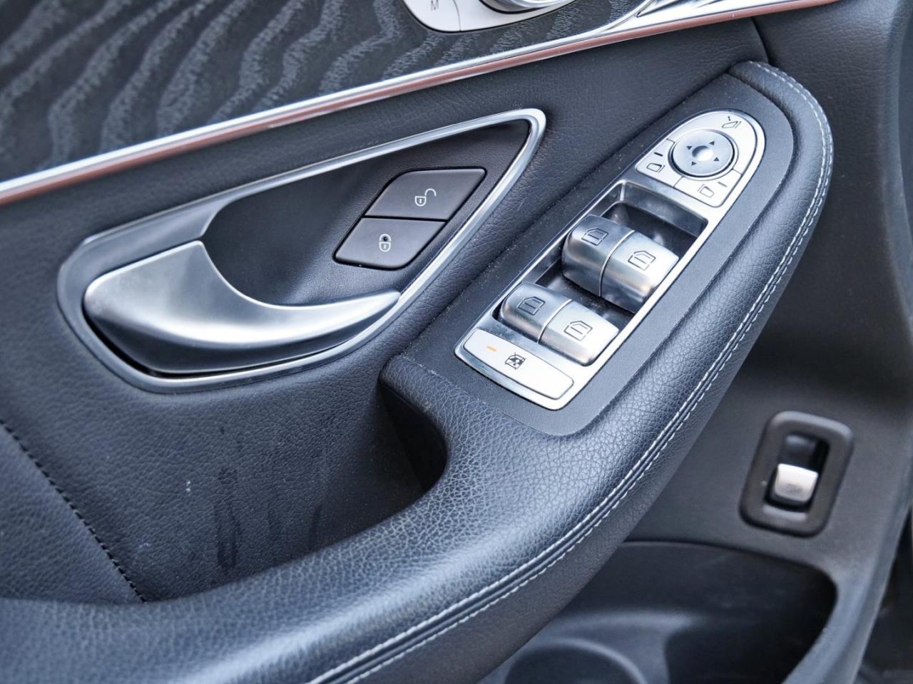 Mercedes-Benz EQC 400 4M AMG Schiebedach Head-Up Distronic 360°