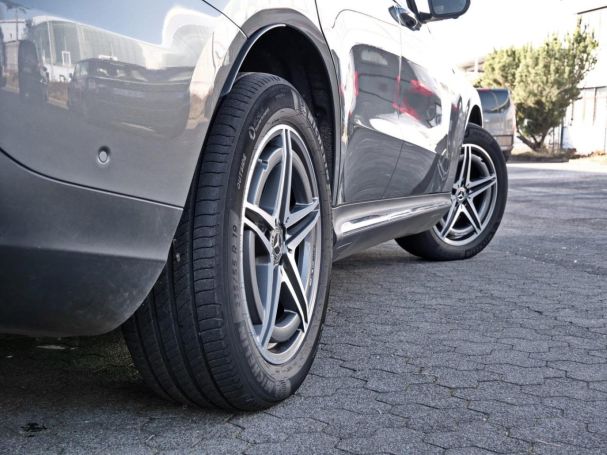 Mercedes-Benz EQC 400 4M AMG Schiebedach Head-Up Distronic 360°