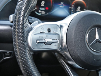 Mercedes-Benz EQC 400 4M AMG Schiebedach Head-Up Distronic 360°