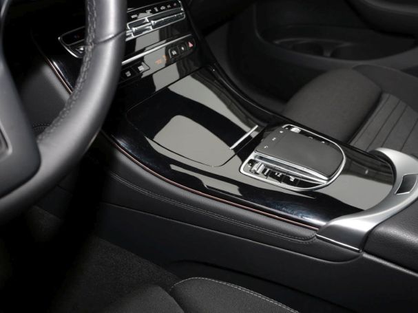 Mercedes-Benz EQC 400 4M MBUXNavi Distronic Kamera HeadUp AHK