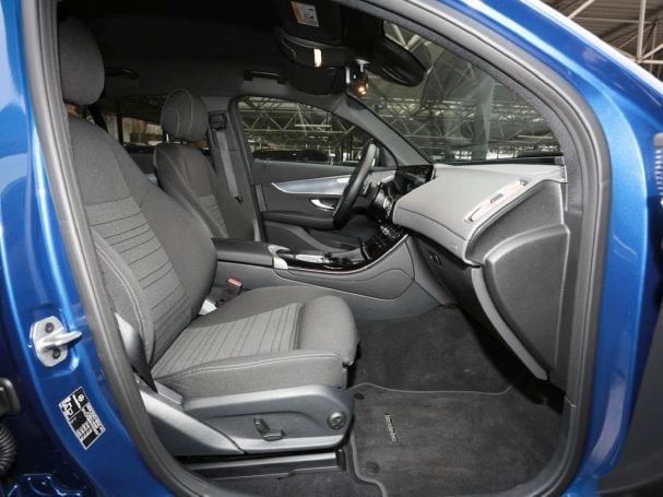 Mercedes-Benz EQC 400 4M MBUXNavi Distronic Kamera HeadUp AHK