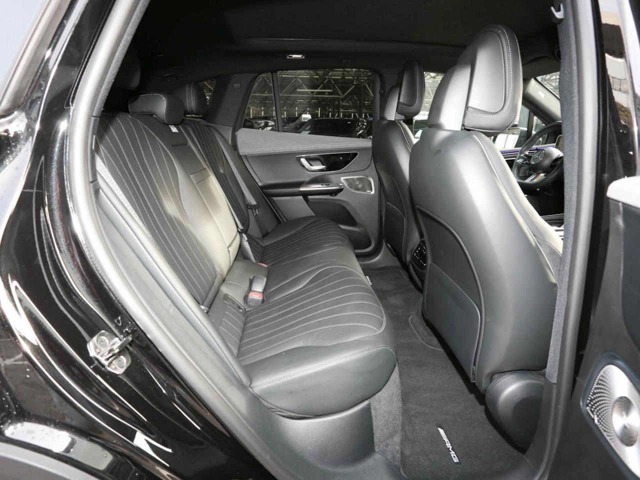 Mercedes-Benz EQE 350 4M SUV AMG Night Panorama Distronic 360°