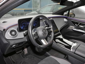 Mercedes-Benz EQE 300 AMG Panorama Distronic Memory 360°