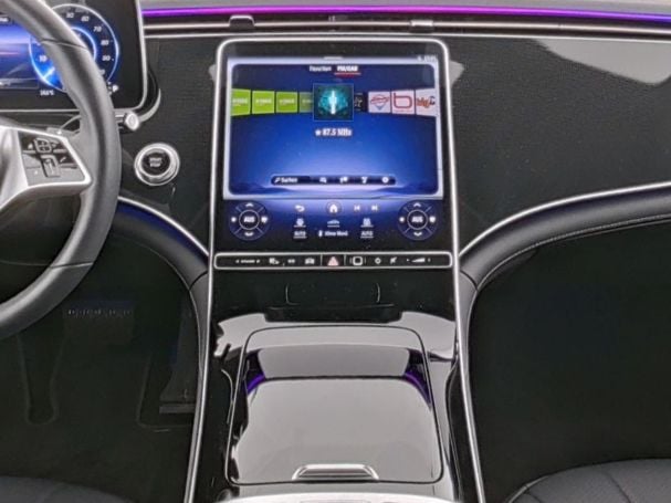 Mercedes-Benz EQE 300 Electric Art Panorama Distronic 360° Mercedes-Benz EQE 300 Electric Art Panorama Distronic 360°