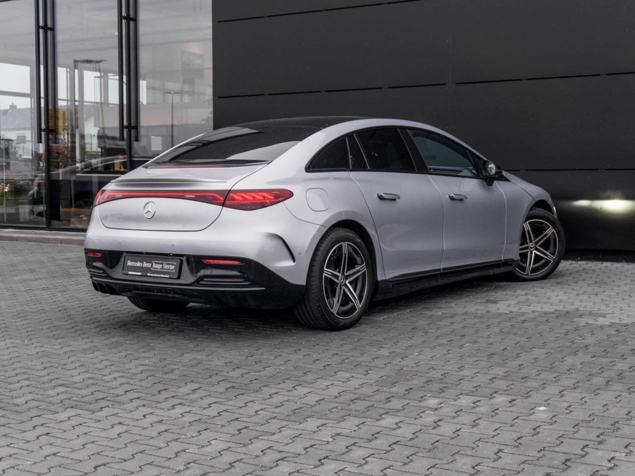 Mercedes-Benz EQE 350 AMG Night Panorama Sitzklima Distronic